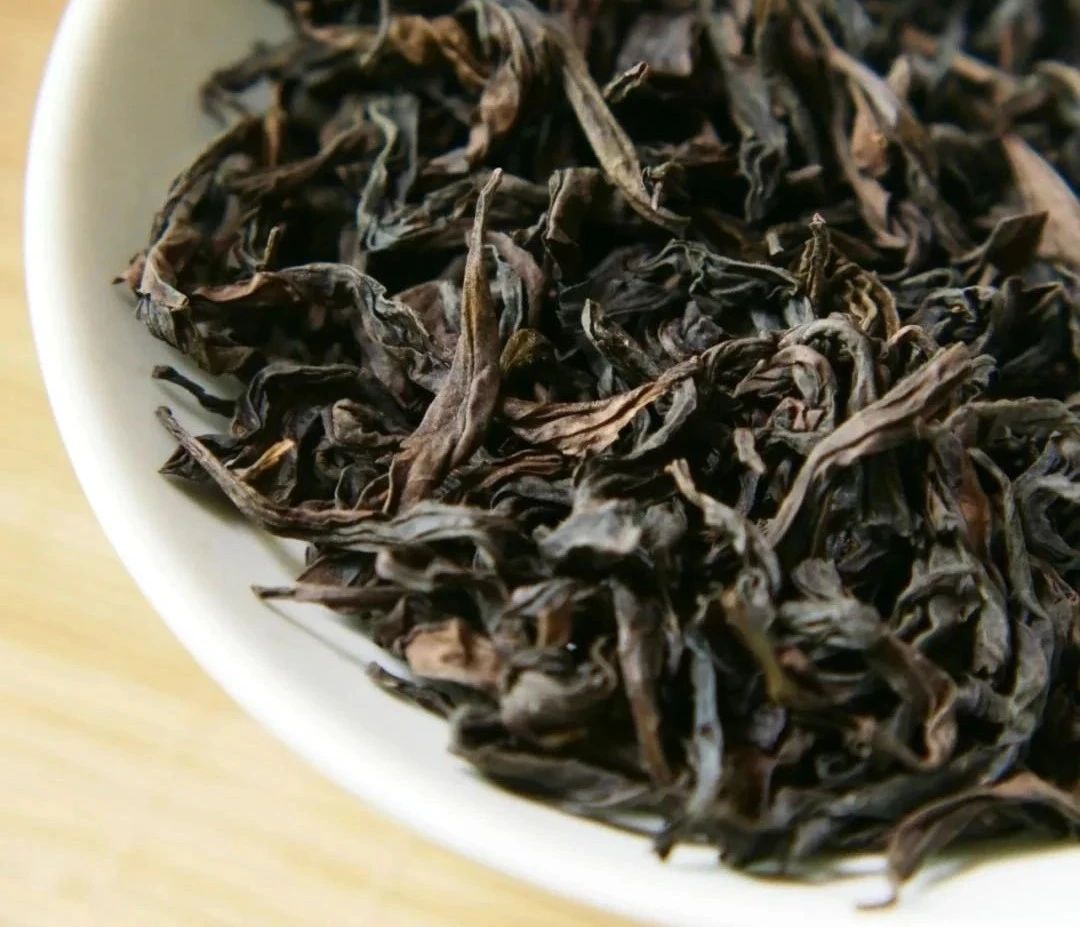 簡小葉說茶|武夷山的“巖骨花香”密碼：一盞肉桂茶的百年風(fēng)華